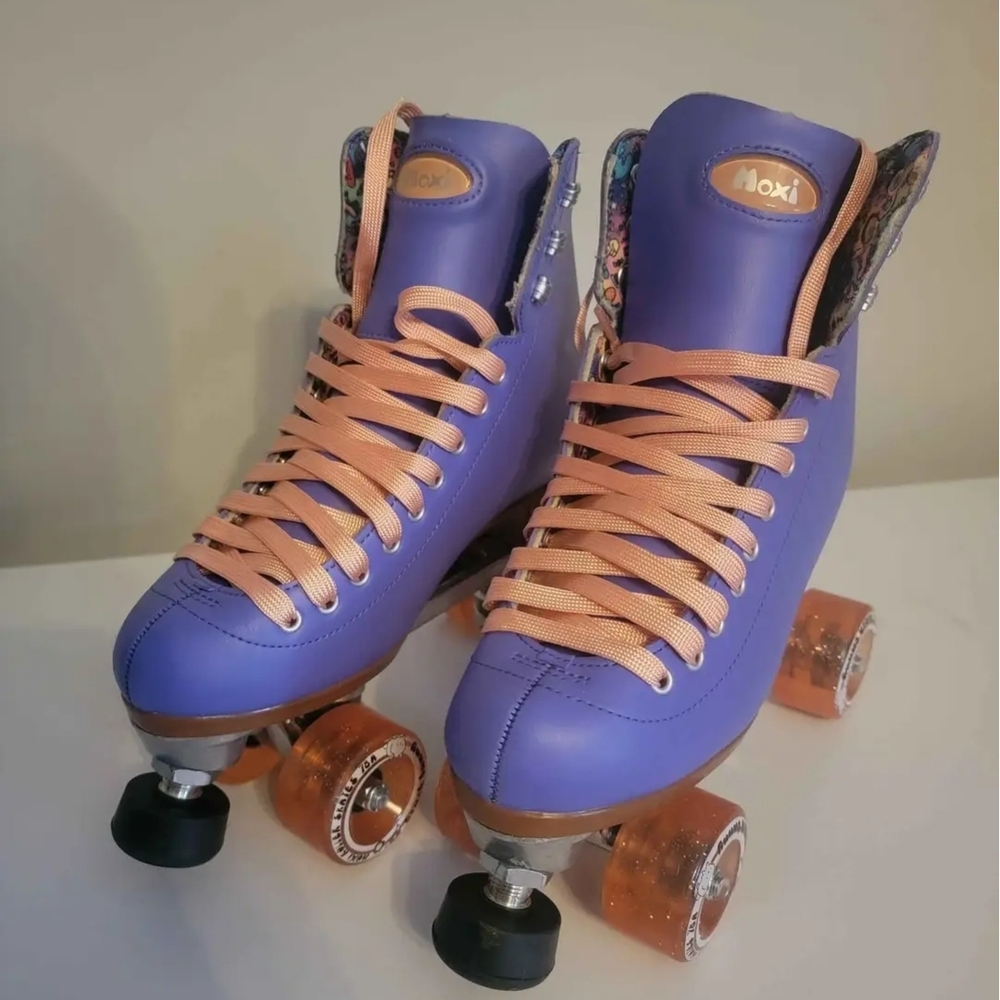 **UNAVAILABLE** MOXI SKATES